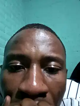 Snapshot of HandsomeBuoyy21 chatting on 12, 3, 2026 HandsomeBuoyy21 online show from 12, 3, 2026