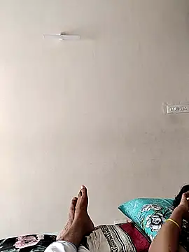 Snapshot of AUNTY1984 chatting on 16, 9, 2025 AUNTY1984 online show from 16, 9, 2025