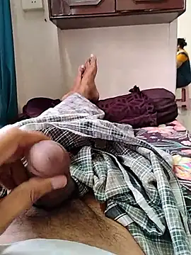 Snapshot of AUNTY1984 chatting on 24, 9, 2025 AUNTY1984 online show from 24, 9, 2025