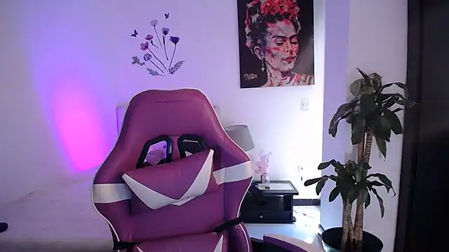 esmeraldaa230 online show from 14, 3, 2026