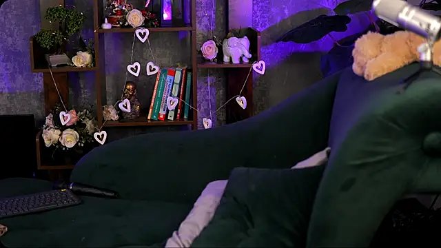 Snapshot of Bailey_Evans chatting on 1, 2, 2025 Bailey Evans online show from 1, 2, 2025