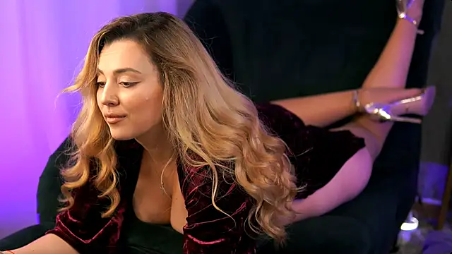 Snapshot of Bailey_Evans chatting on 12, 3, 2025 Bailey Evans online show from 12, 3, 2025