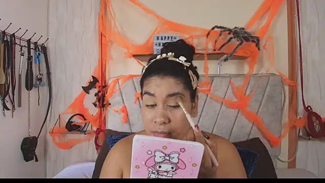 Liana Asaff online show from 25, 10, 2025