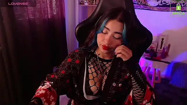 sweetcoralinee online show from 1, 10, 2025