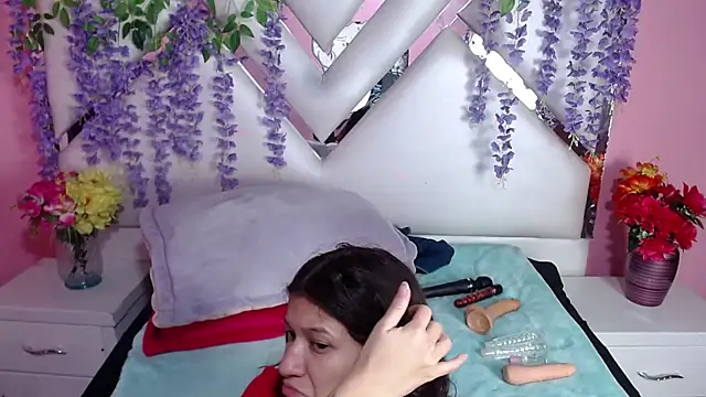 Snapshot of Perla_Skinnyy chatting on 20, 12, 2024 Perla Skinnyy online show from 20, 12, 2024