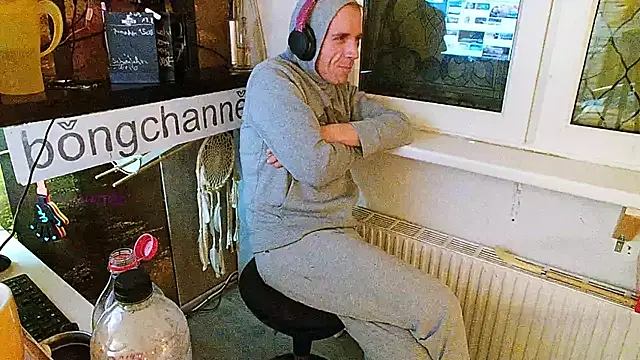 BongChannel online show from 4, 2, 2025