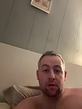 Snapshot of IrishManc chatting on 3, 11, 2025 IrishManc online show from 3, 11, 2025