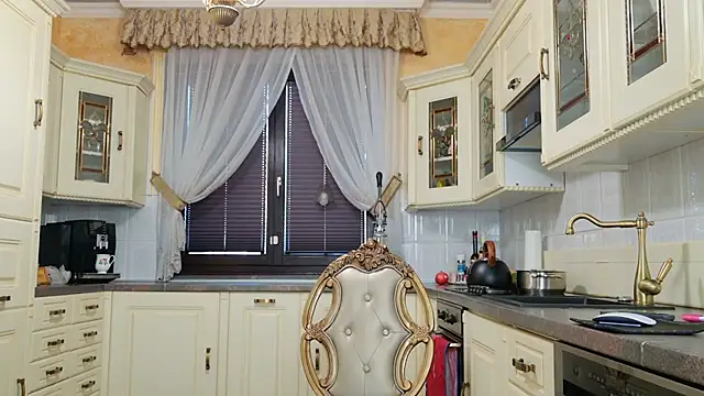 TUNDEROSE1 online show from 19, 2, 2025