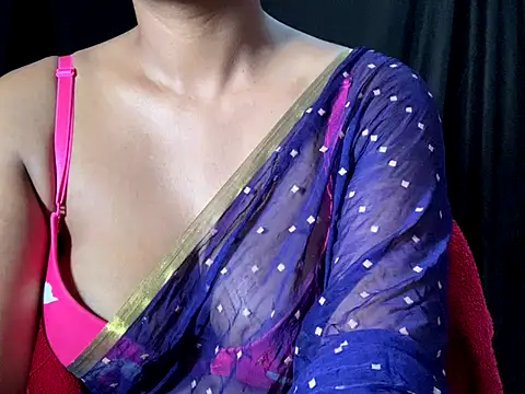 Sexy trisha  7 online show from 22, 9, 2025