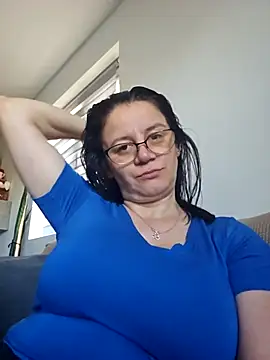 KristenVega online show from 2, 11, 2025