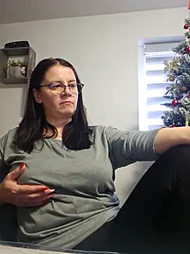 KristenVega online show from 4, 12, 2025