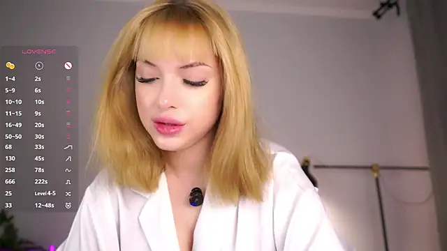 Snapshot of KateDolphin chatting on 5, 4, 2026 KateDolphin online show from 5, 4, 2026