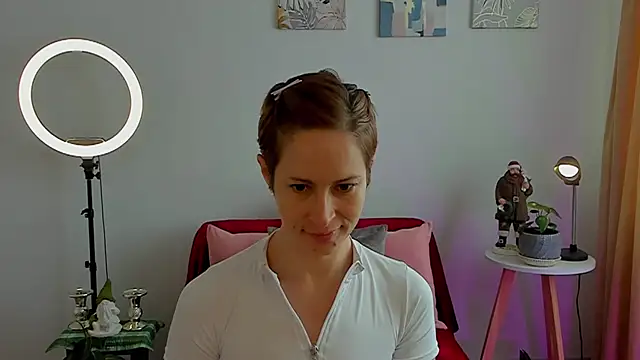 cuddlingbunny online show from 7, 12, 2024