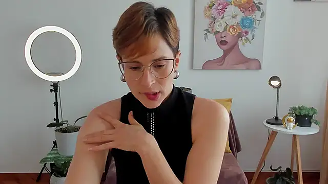 cuddlingbunny online show from 28, 2, 2025