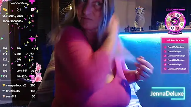 Snapshot of JennaDeluxe chatting on 4, 5, 2026 JennaDeluxe online show from 4, 5, 2026