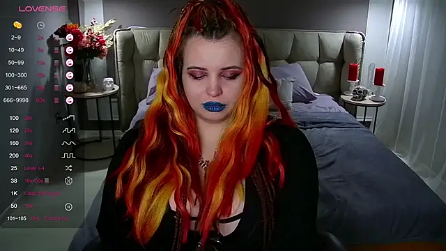 Miss Maya Mils online show from 1, 2, 2025