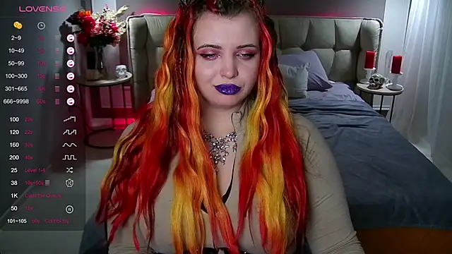 Miss Maya Mils online show from 4, 2, 2025