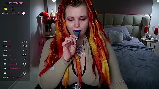 Miss Maya Mils online show from 4, 2, 2025