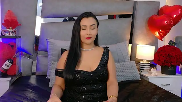 Evangeline Taylorr online show from 25, 9, 2025