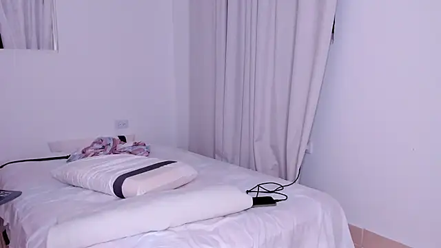 Snapshot of california_0 chatting on 11, 1, 2025 california 0 online show from 11, 1, 2025