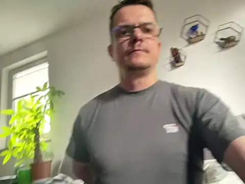 deskriptive online show from 12, 6, 2026