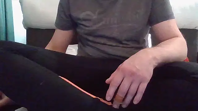 Snapshot of AnalLove1990 chatting on 9, 9, 2025 AnalLove1990 online show from 9, 9, 2025