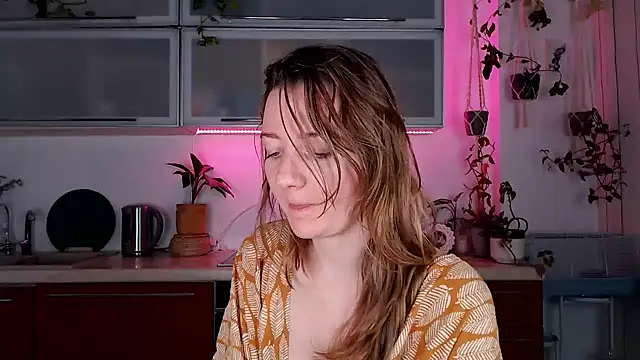 Elly Helly online show from 7, 12, 2024