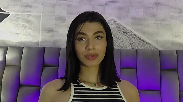 Snapshot of IsabelleFoxx_ chatting on 5, 12, 2024 IsabelleFoxx online show from 5, 12, 2024