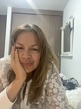 Snapshot of Leyna_liu chatting on 14, 9, 2025 Leyna liu online show from 14, 9, 2025