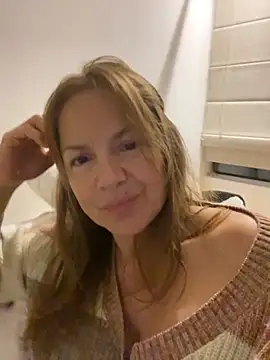 Leyna liu online show from 22, 11, 2025