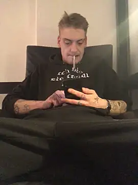 Simboxxx040 online show from 19, 12, 2024