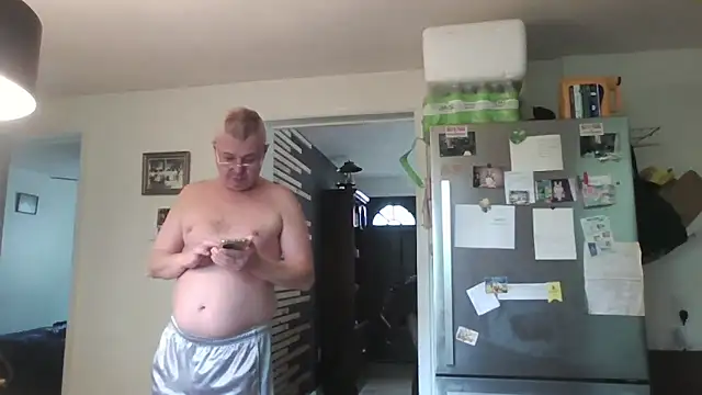 Snapshot of keiferkriss chatting on 8, 10, 2025 keiferkriss online show from 8, 10, 2025