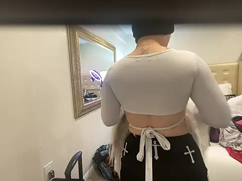 Snapshot of tatted-bitty chatting on 14, 3, 2025 tatted-bitty online show from 14, 3, 2025