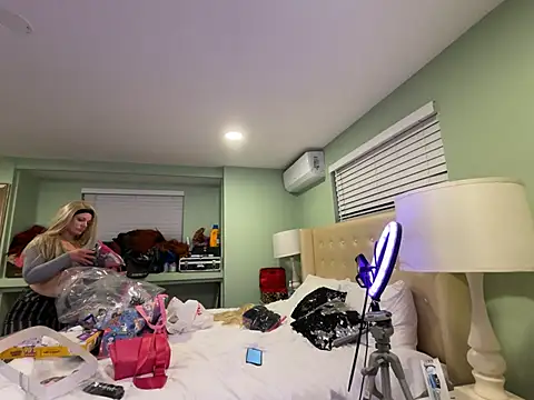 Snapshot of tatted-bitty chatting on 21, 3, 2025 tatted-bitty online show from 21, 3, 2025