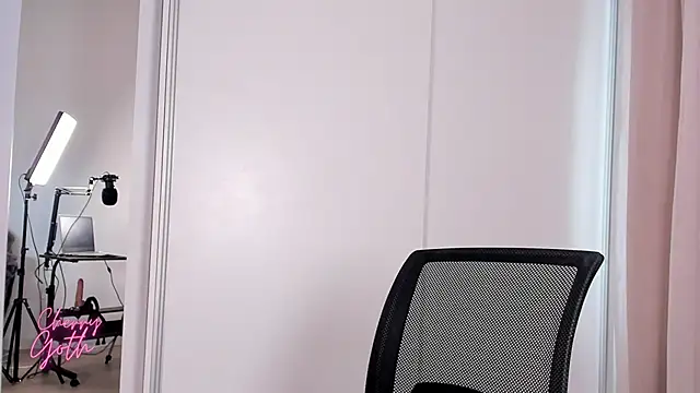 Snapshot of CherryGoth chatting on 14, 2, 2025 CherryGoth online show from 14, 2, 2025