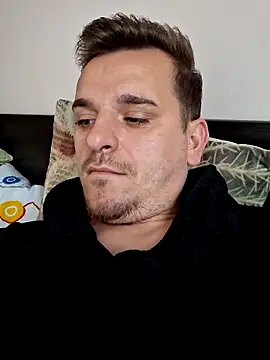 Huge cock22cm online show from 20, 12, 2025