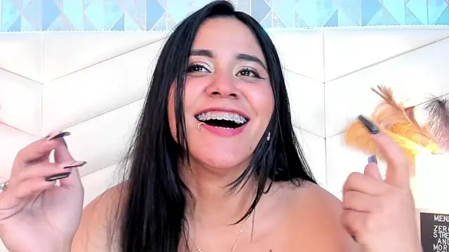 Brenda Garcia online show from 25, 2, 2025