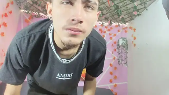 oliverhot2005 online show from 29, 10, 2025