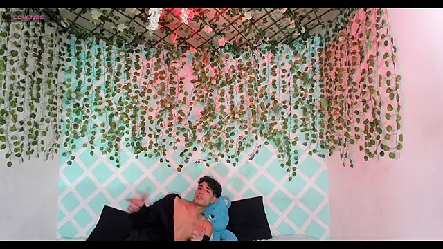 oliverhot2005 online show from 19, 12, 2025