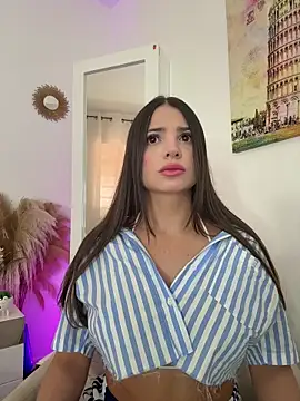 Ashleyjenner  online show from 4, 12, 2025