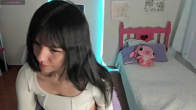 cute roxy online show from 20, 1, 2025