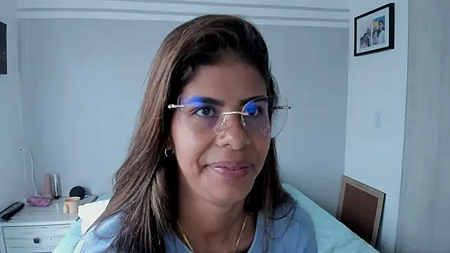 karlina charlotte1 online show from 6, 1, 2025