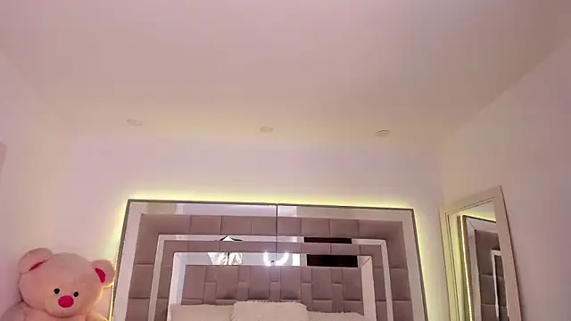 Nicolle foxy online show from 7, 2, 2025