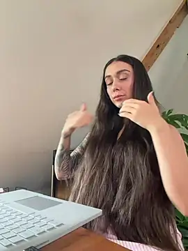 emiliasommer online show from 13, 7, 2026