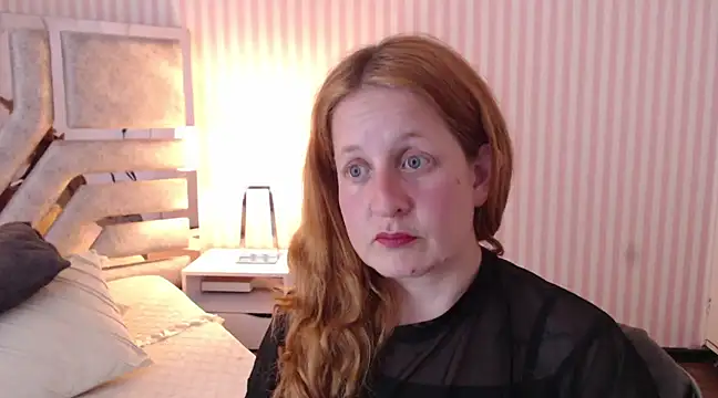 Snapshot of ViioletaMora chatting on 10, 2, 2025 ViioletaMora online show from 10, 2, 2025