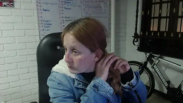 Snapshot of ViioletaMora chatting on 23, 2, 2025 ViioletaMora online show from 23, 2, 2025