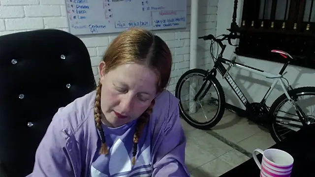 Snapshot of ViioletaMora chatting on 28, 2, 2025 ViioletaMora online show from 28, 2, 2025