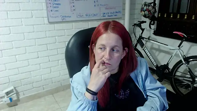 Snapshot of ViioletaMora chatting on 4, 3, 2025 ViioletaMora online show from 4, 3, 2025