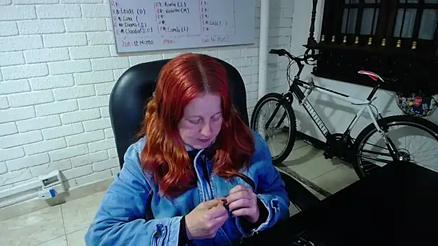 Snapshot of ViioletaMora chatting on 12, 3, 2025 ViioletaMora online show from 12, 3, 2025