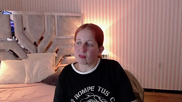 Snapshot of ViioletaMora chatting on 17, 3, 2025 ViioletaMora online show from 17, 3, 2025